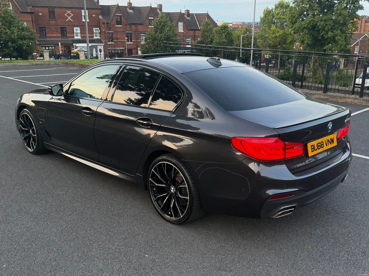 BMW 5-Series 2018 - Image 3