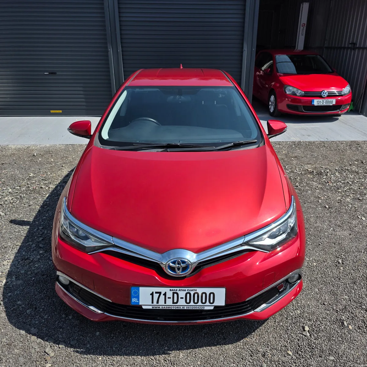 Toyota Auris 2017 Hybrid Automatic Low Miles - Image 2