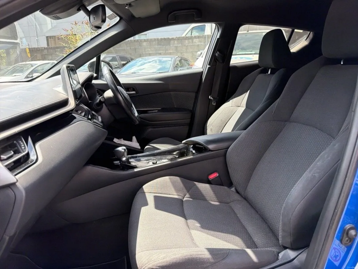Toyota C-HR HYBRID LUNA SPORT // ALLOY WHEELS // A - Image 6