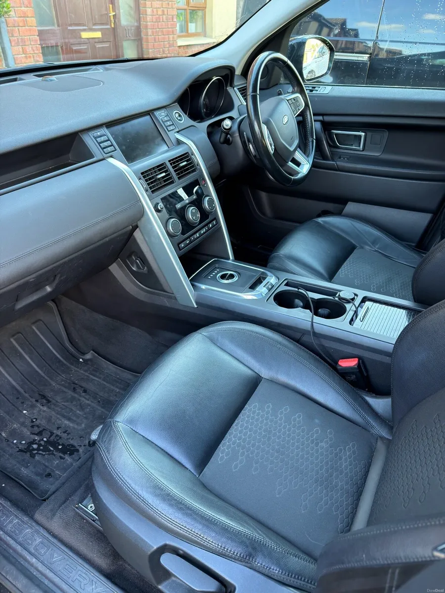 Land Rover - Image 3