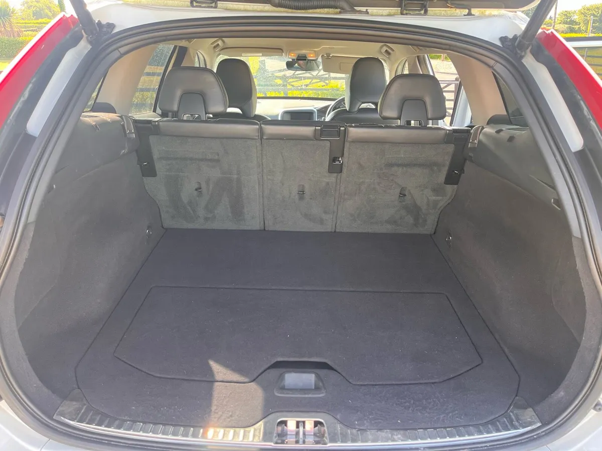 2016 Volvo XC60 D4 SE Lux Nav - Image 5
