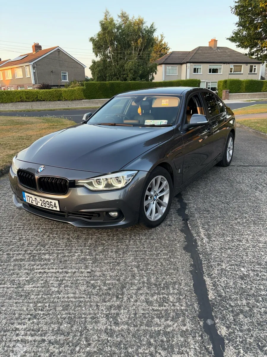 2017 bmw 330e long nct,tax low milage high spec - Image 4