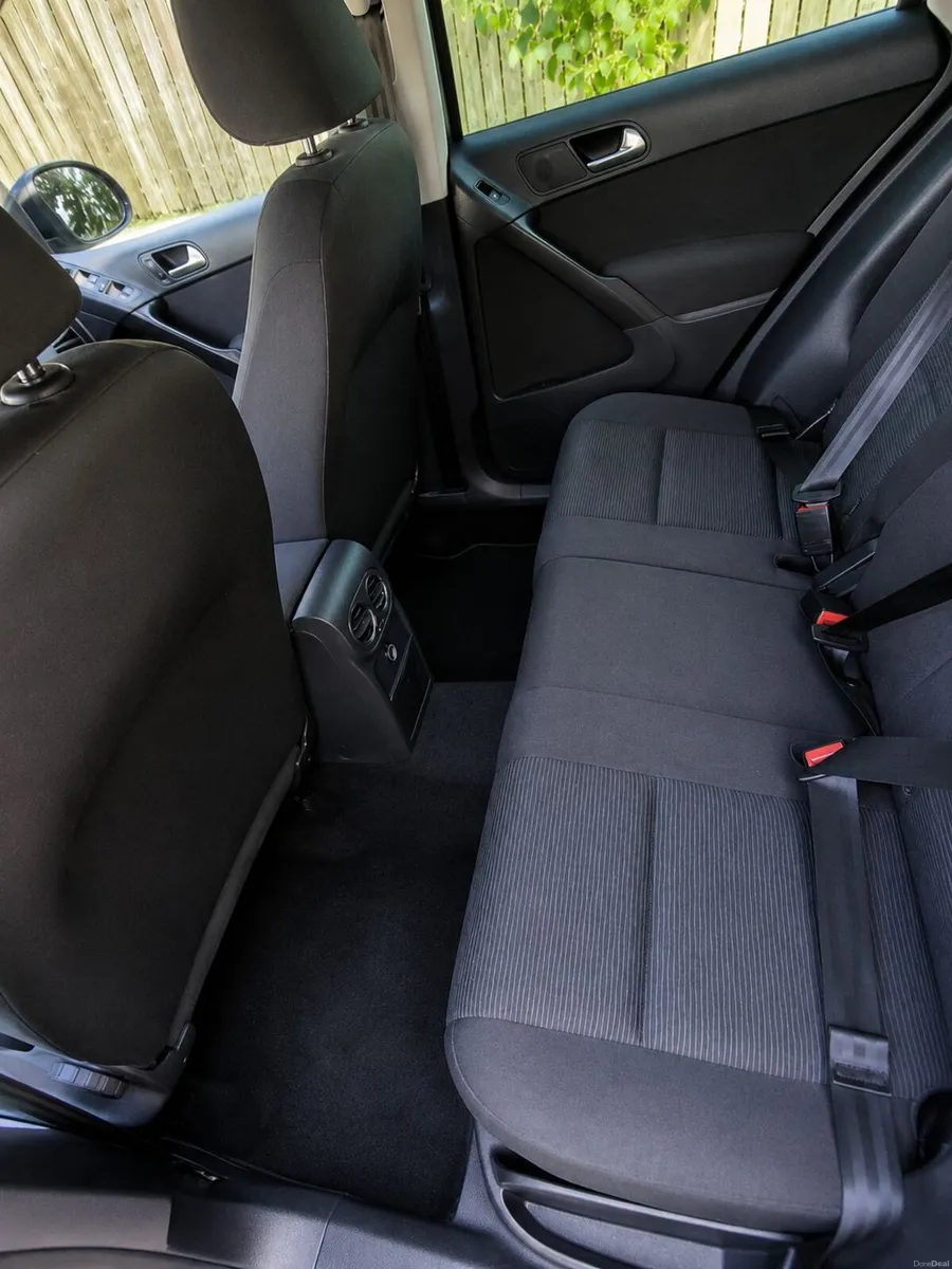 Volkswagen Tiguan 2012 - Image 4