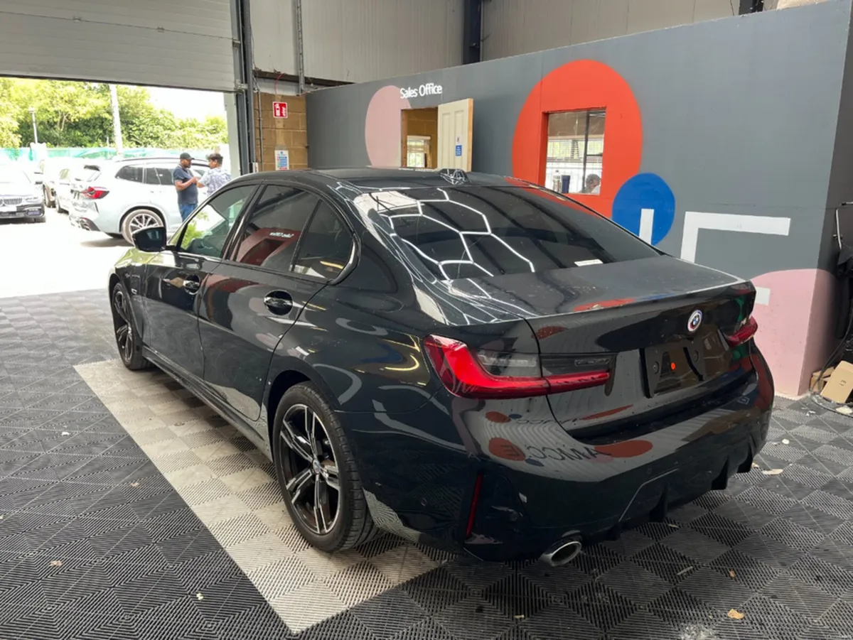 BMW 3-Series 2023 BMW 330E M-SPORT 2.0 AUTOMATIC / - Image 4