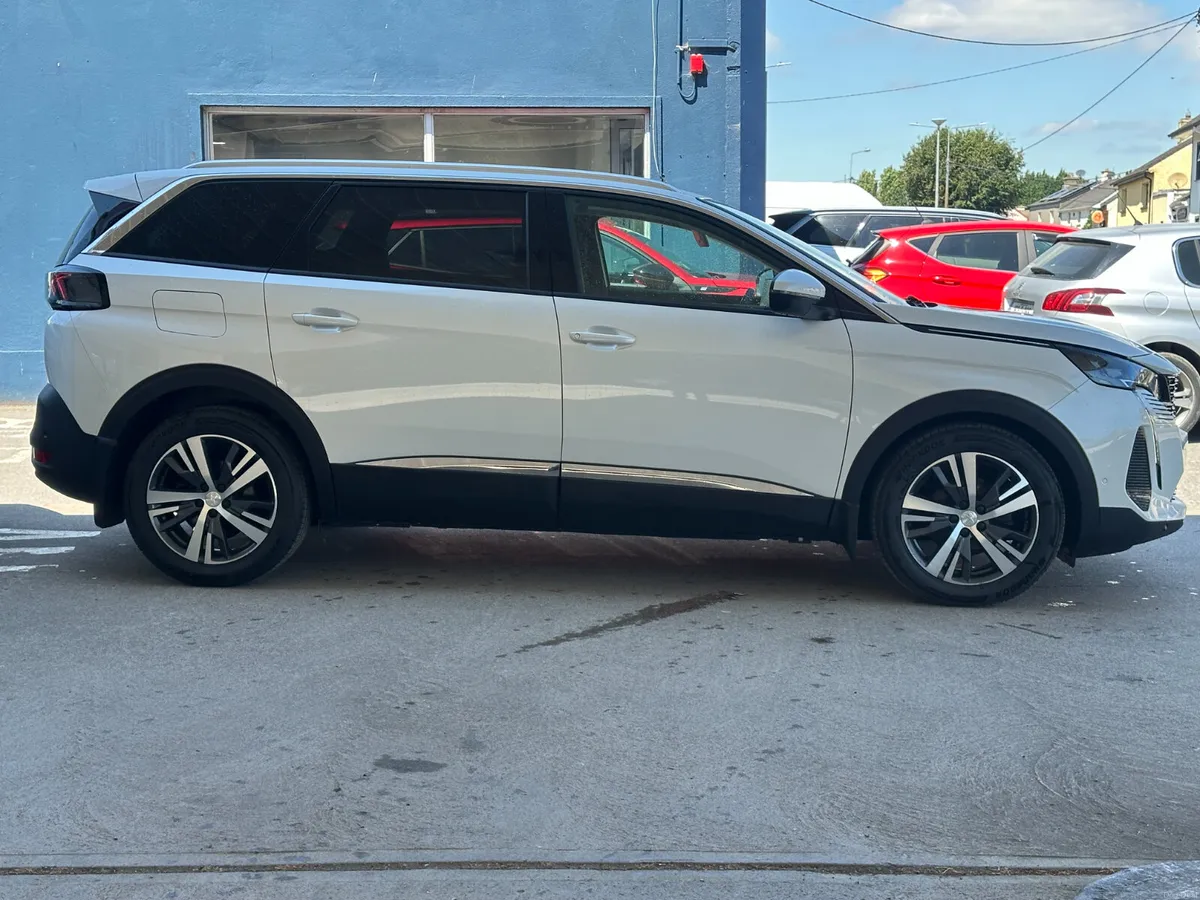Peugeot 5008 1.5 BlueHDi 130bhp Allure *LOW KMS* - Image 2
