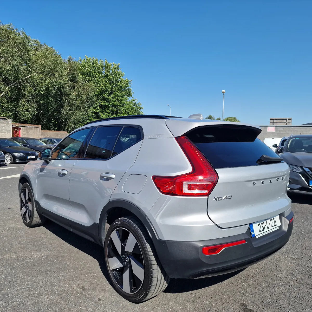 Volvo XC40 2023 231hp Ultimate 69 kWh - Image 3
