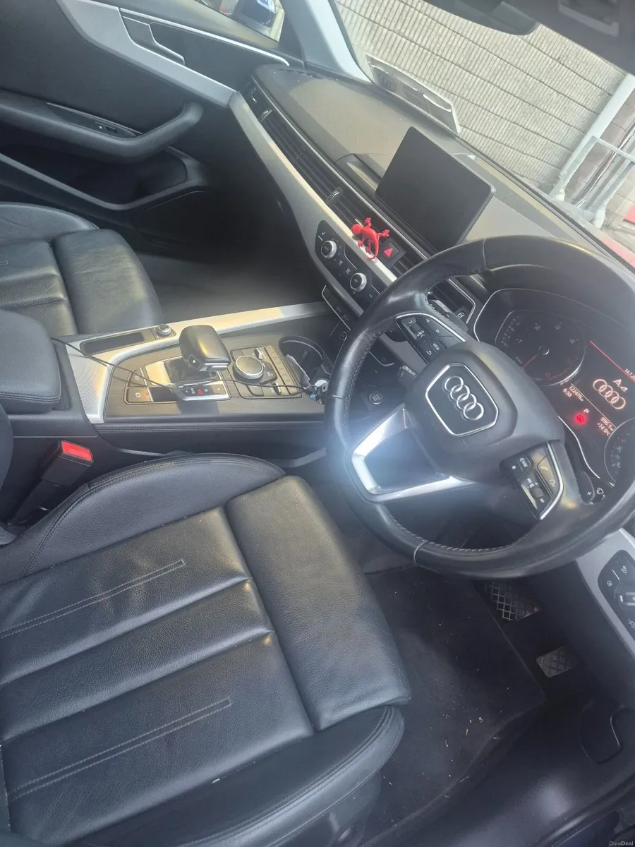 Audi A4 2019 - Image 2