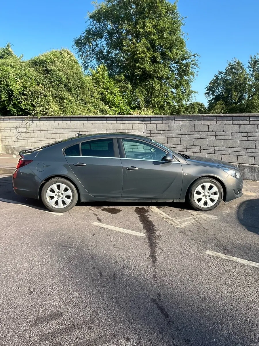 Vauxhall Insignia - Image 1