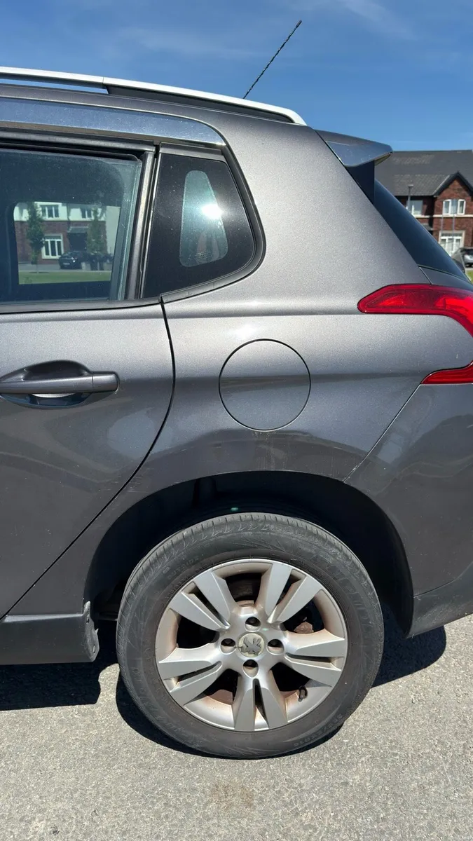 Peugeot 1.2 Petrol automatic - Image 5