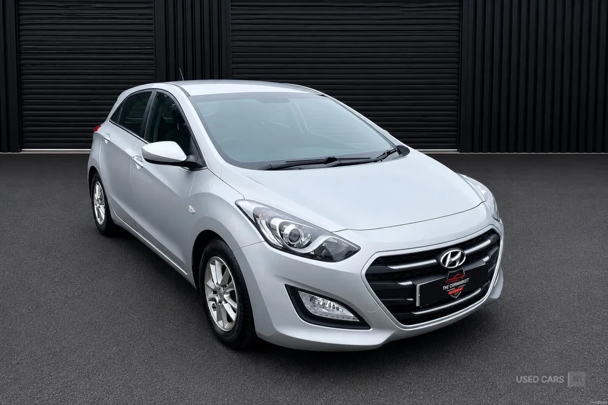 Hyundai i30 DIESEL HATCHBACK - Image 1
