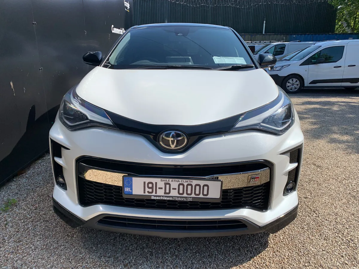 TOYOTA C-HR 1.8 HYBRID PETROL GR SPORT - Image 5