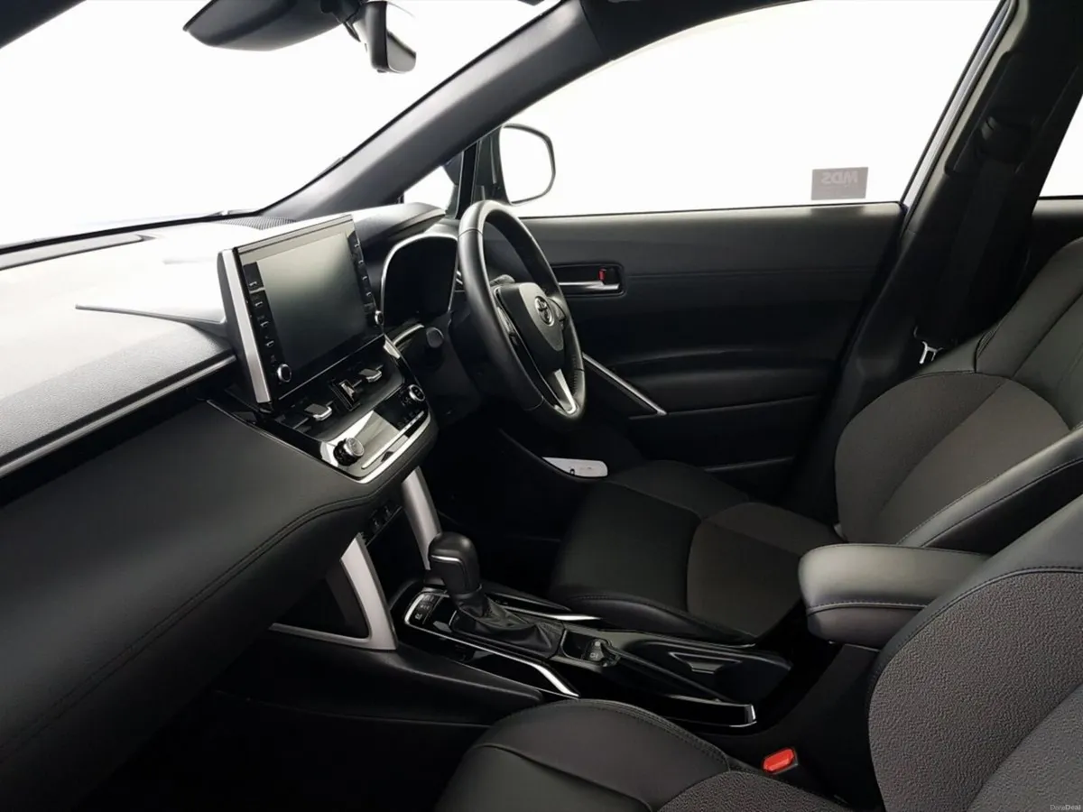 Toyota Corolla Cross HYBRID - Image 4