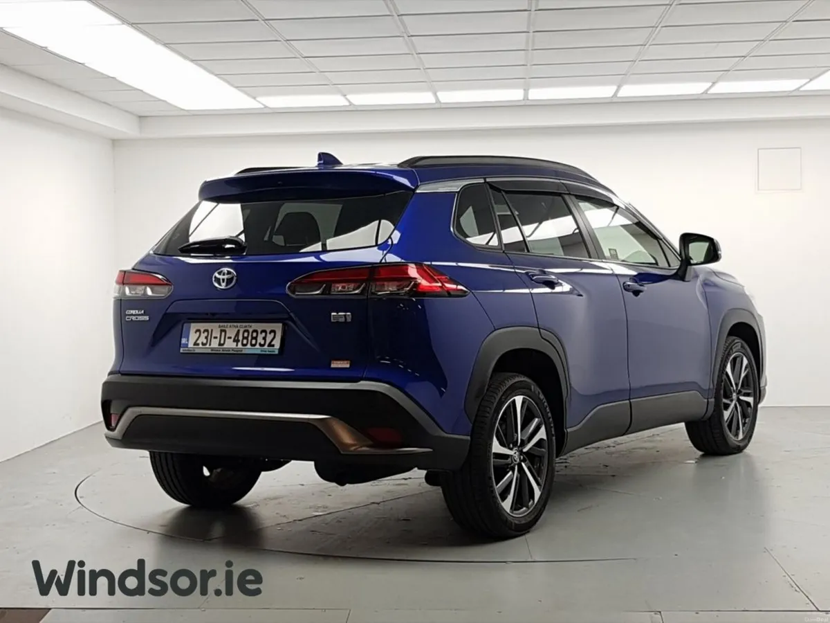 Toyota Corolla Cross HYBRID - Image 2