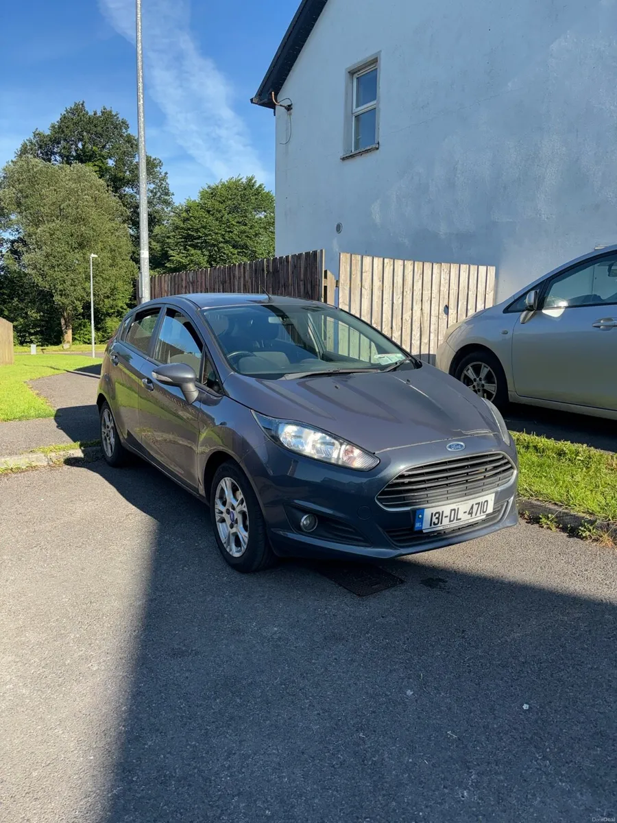 2013 Ford Fiesta 1.0 Zetec 5dr - Image 1