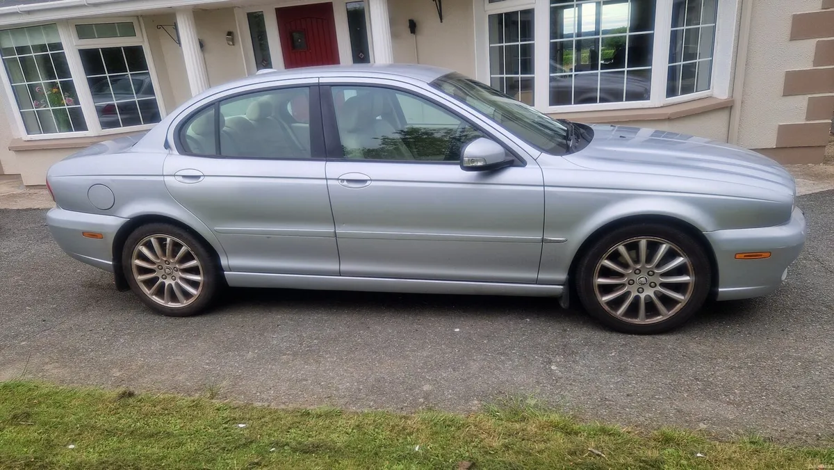 Jaguar X-Type 2010 - Image 1