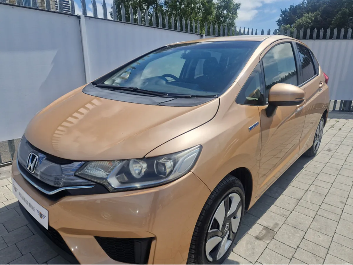 Honda Fit 1.5  PETROL HYBRID - Image 4