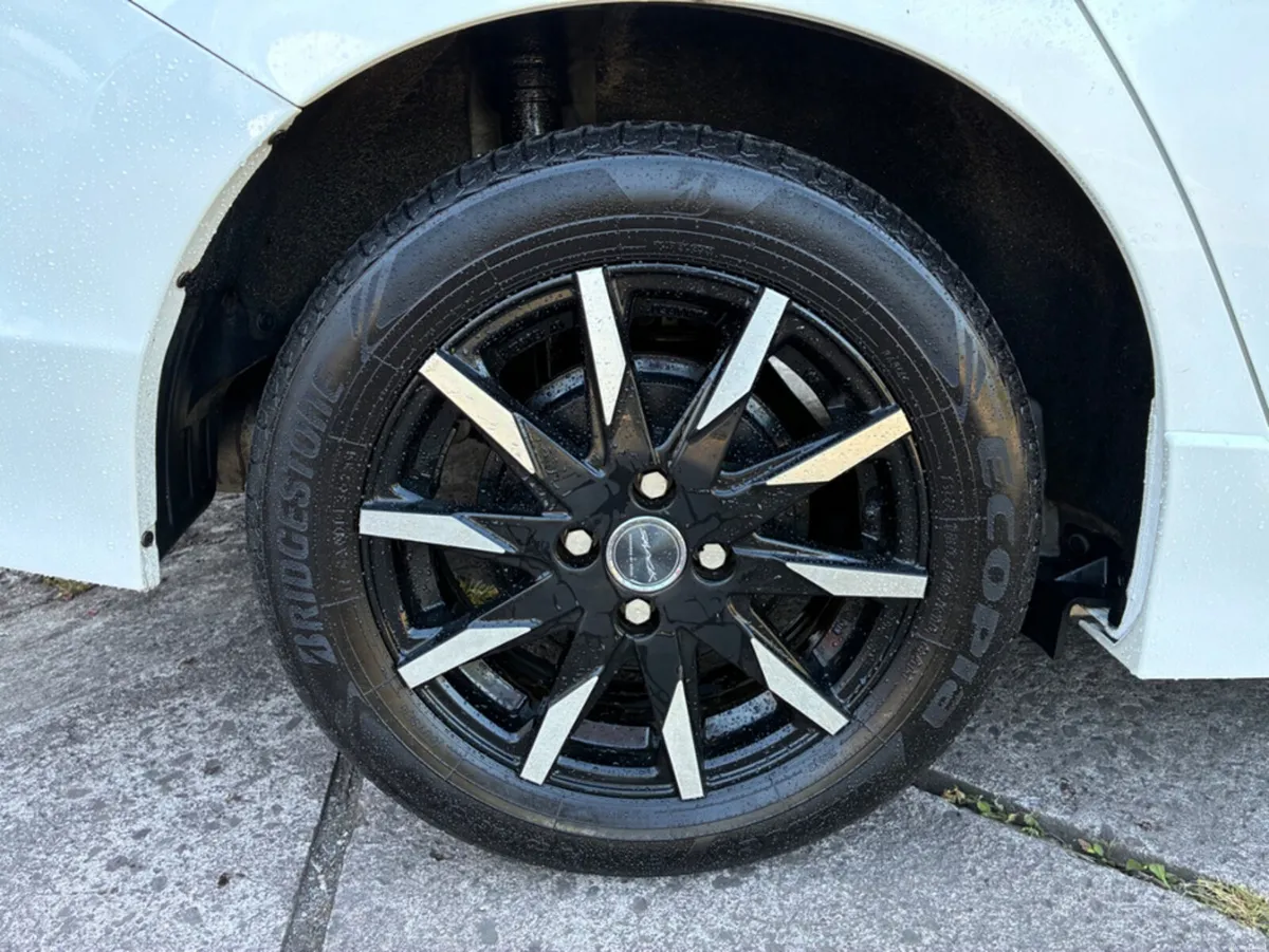 Honda Shuttle DAA-GP7 5DR AUTO - Image 3