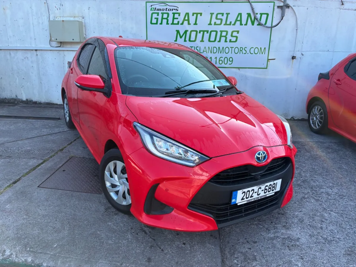 Toyota Yaris 1.5 6AA-MXPH10 HEV 5DR A - Image 1