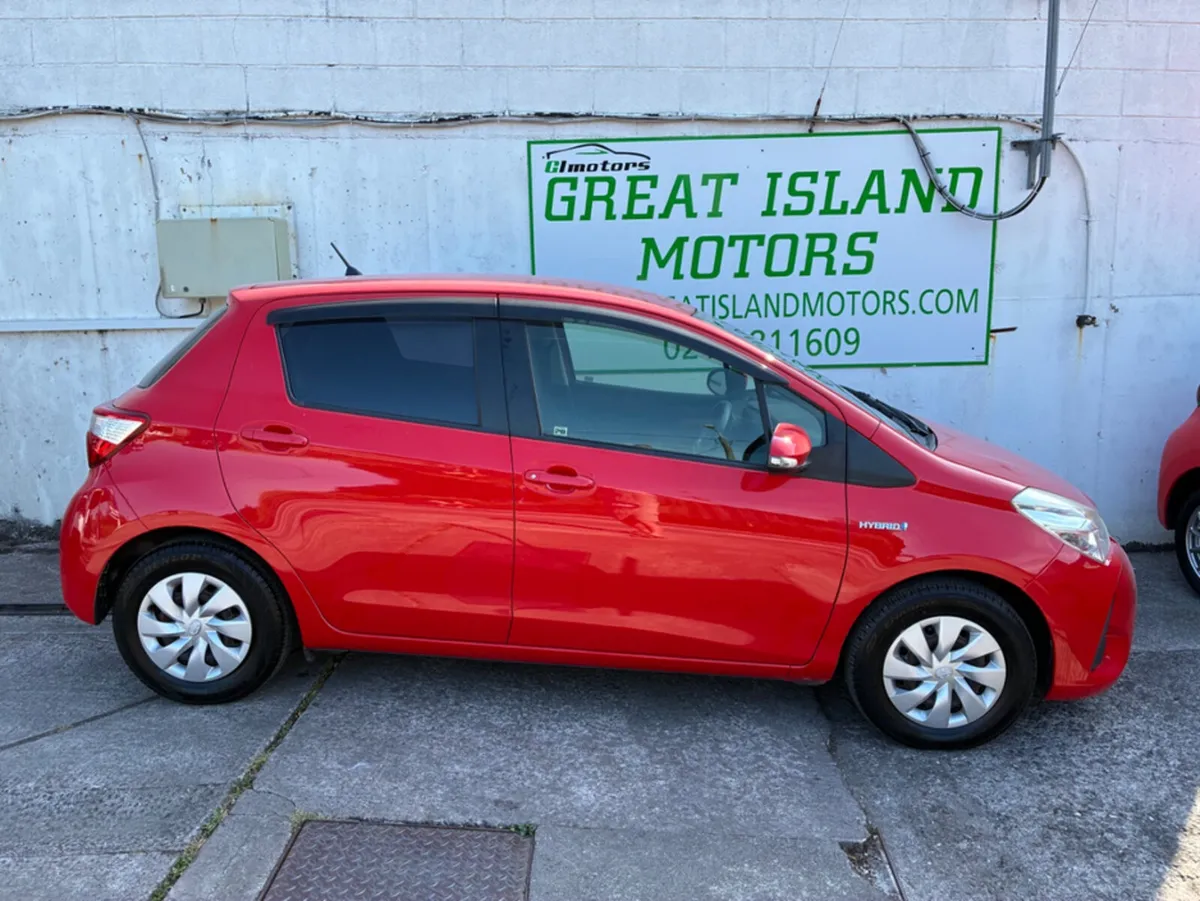 Toyota Vitz DAA-NHP130 5DR AUTO - Image 4