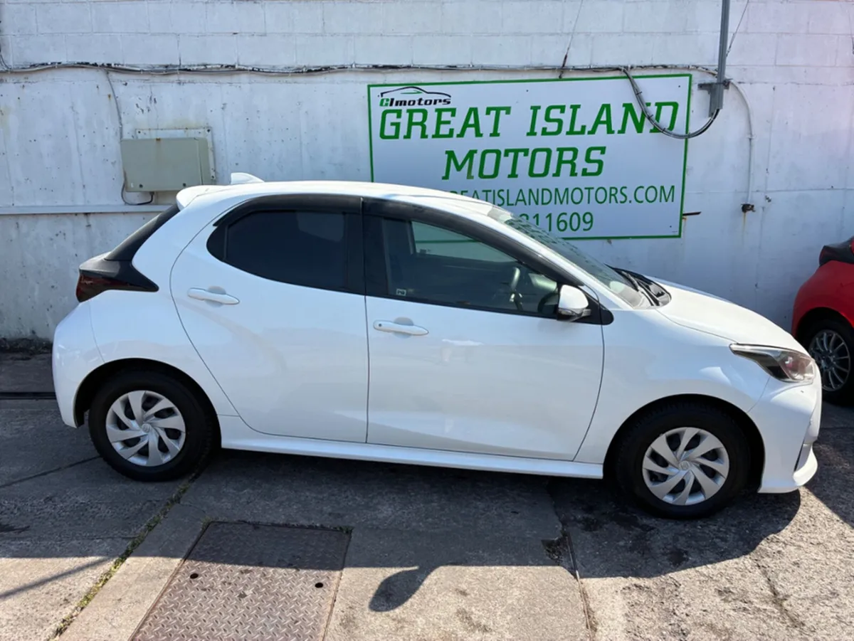 Toyota Yaris 1.5i X HYBRID AUTOMATIC - Image 4