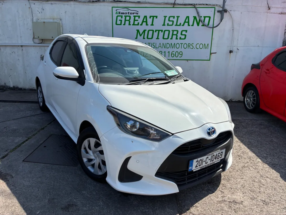 Toyota Yaris 1.5i X HYBRID AUTOMATIC - Image 1