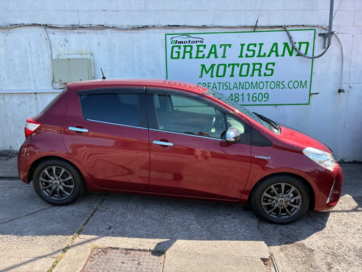 Toyota Vitz DAA-NHP130 5DR AUTO - Image 4