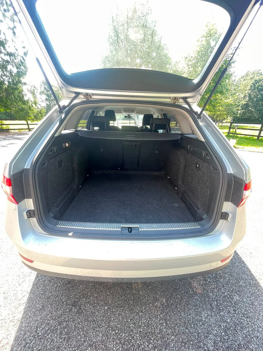 Skoda Superb 1.6 TDI 2017 - Image 4