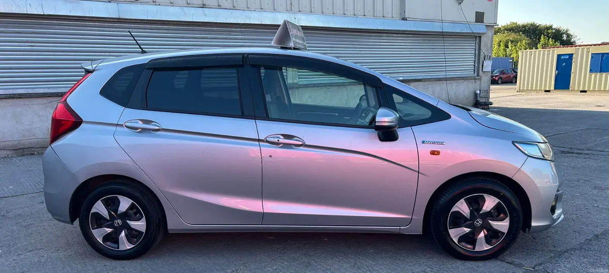 2019 Honda Fit Petrol Hybrid - Image 4
