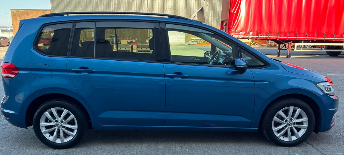 2016 Volkswagen Touran Automatic - Image 4