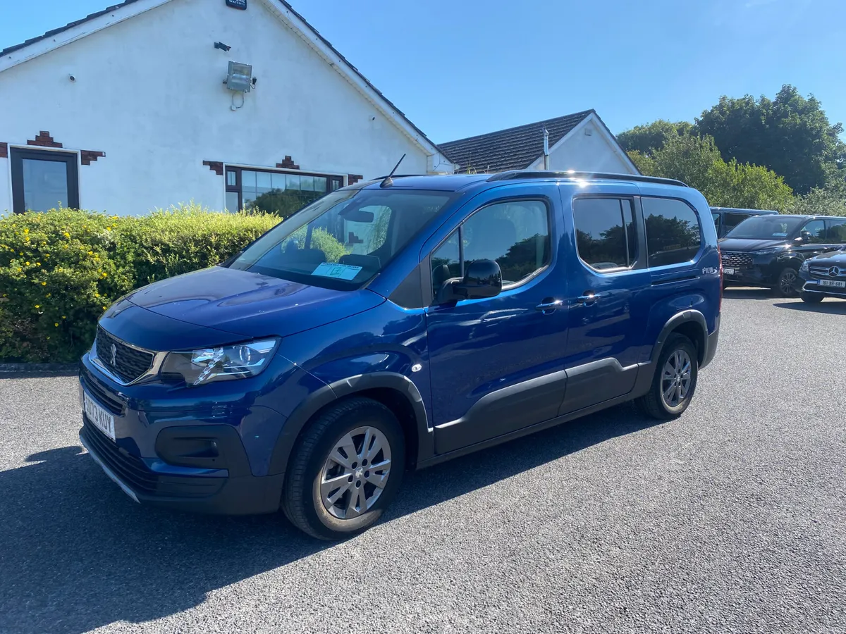 Wheelchair Accessible Peugeot Rifter 2023 - Image 2
