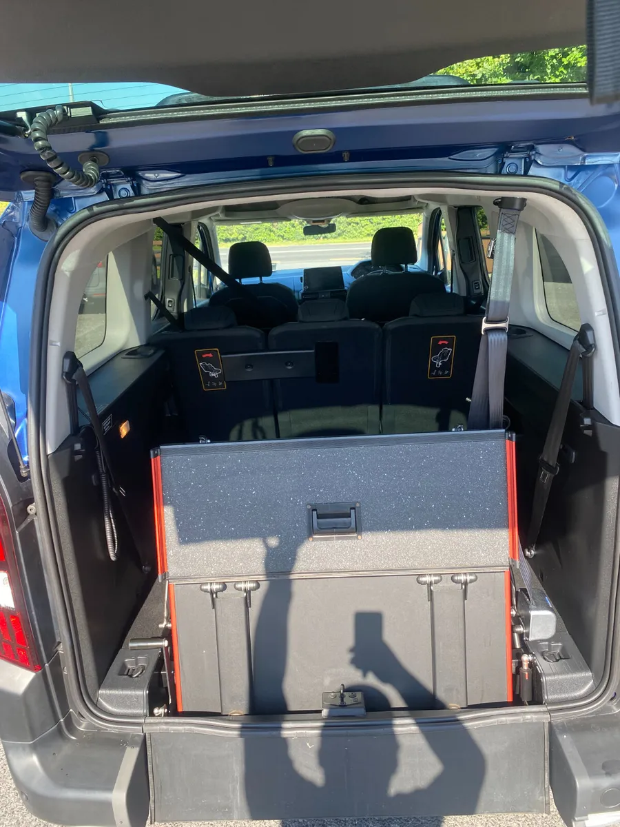 Wheelchair Accessible Peugeot Rifter 2023 - Image 4