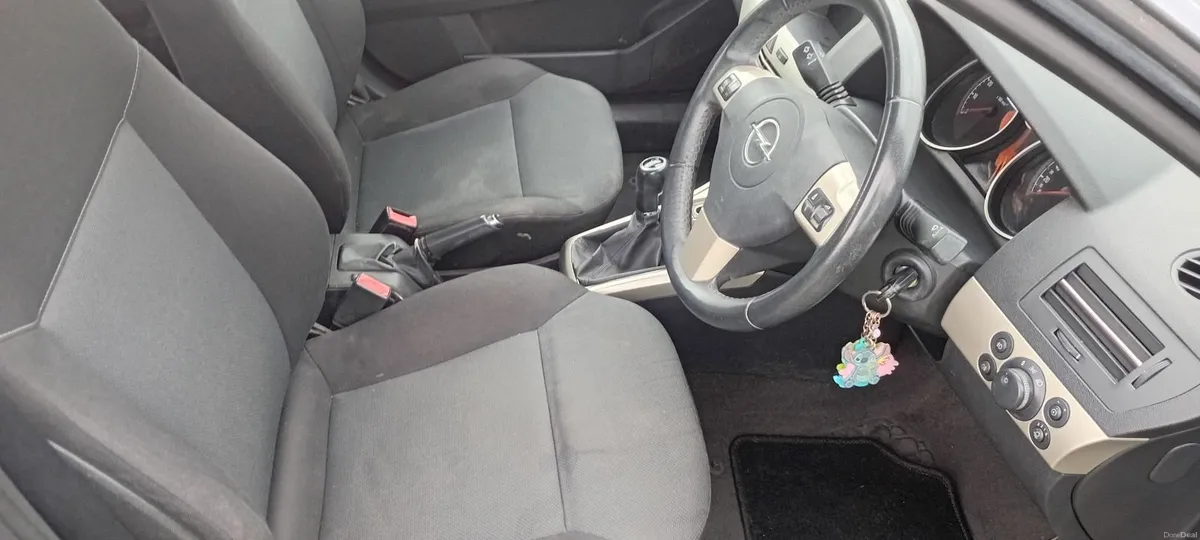 Opel Astra 2008 - Image 2