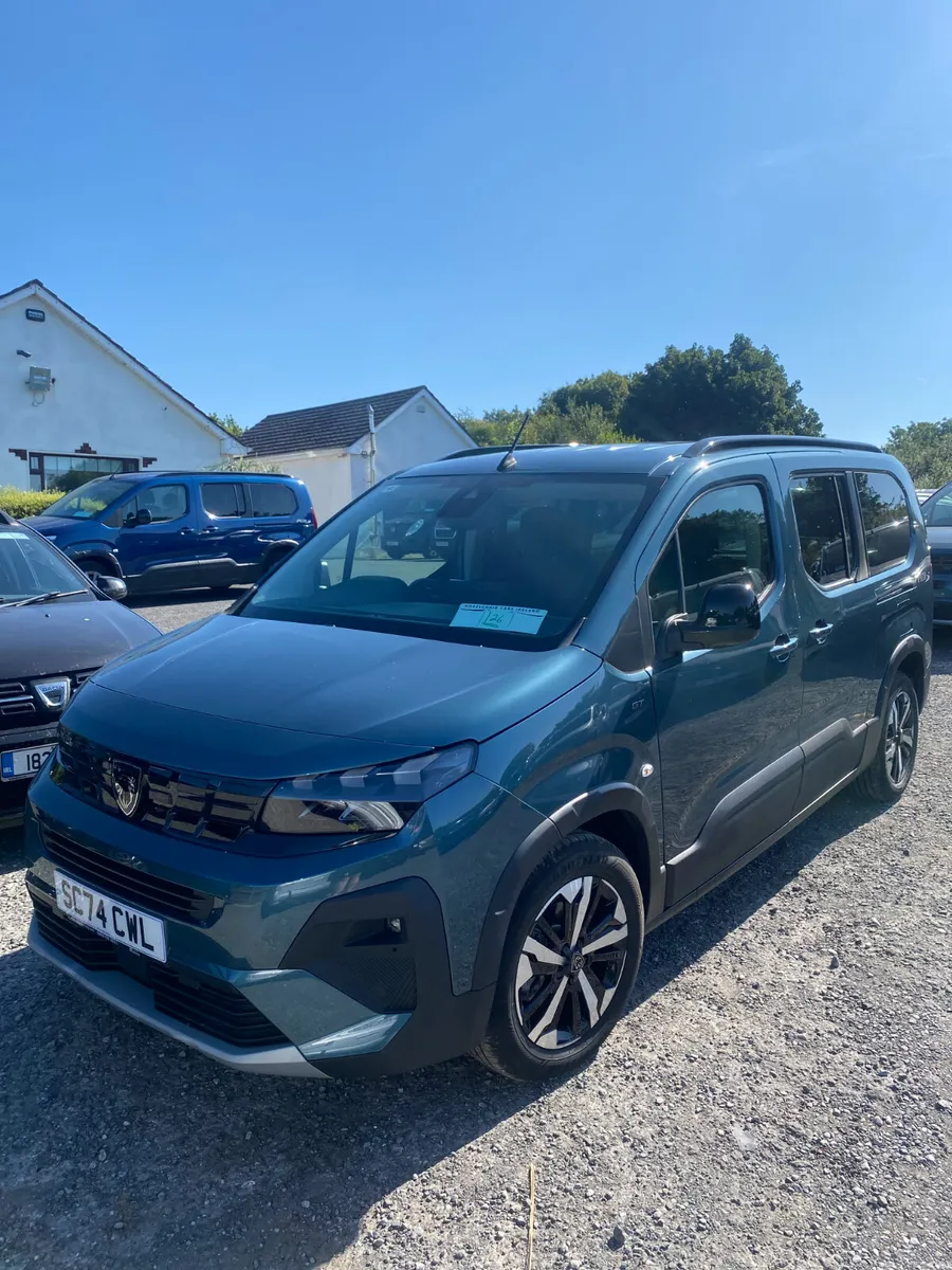 Wheelchair Accessible Peugeot Rifter 2025 - Image 2