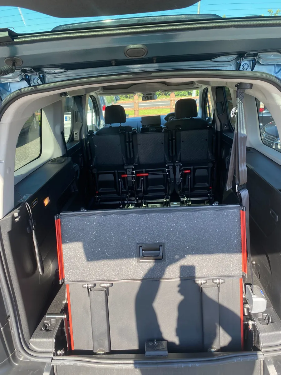 Wheelchair Accessible Peugeot Rifter 2025 - Image 3