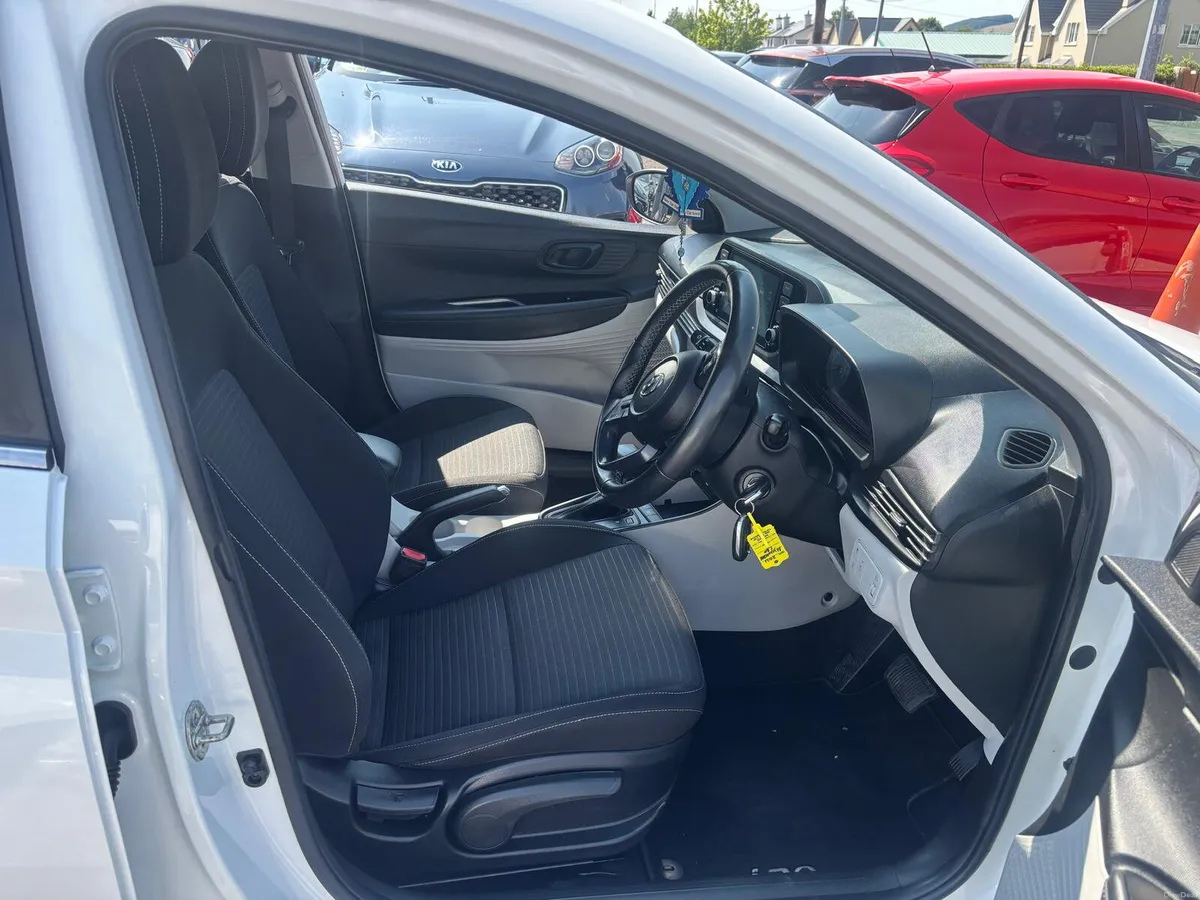 Hyundai i20 2022  PETROL   AUTOMATIC - Image 4