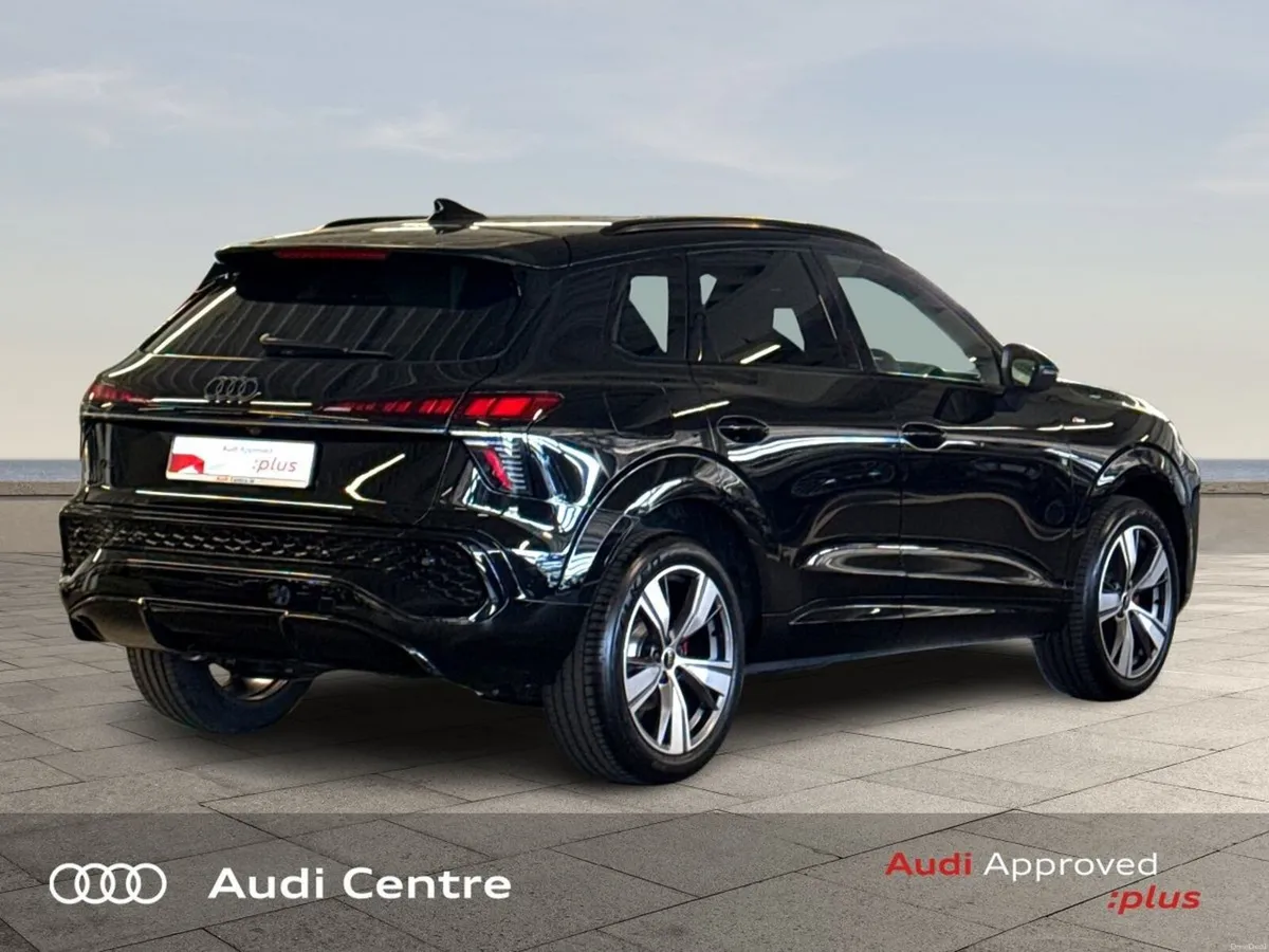 Audi Q3 SB 35TFSI 150 S-T S LINE - Image 3