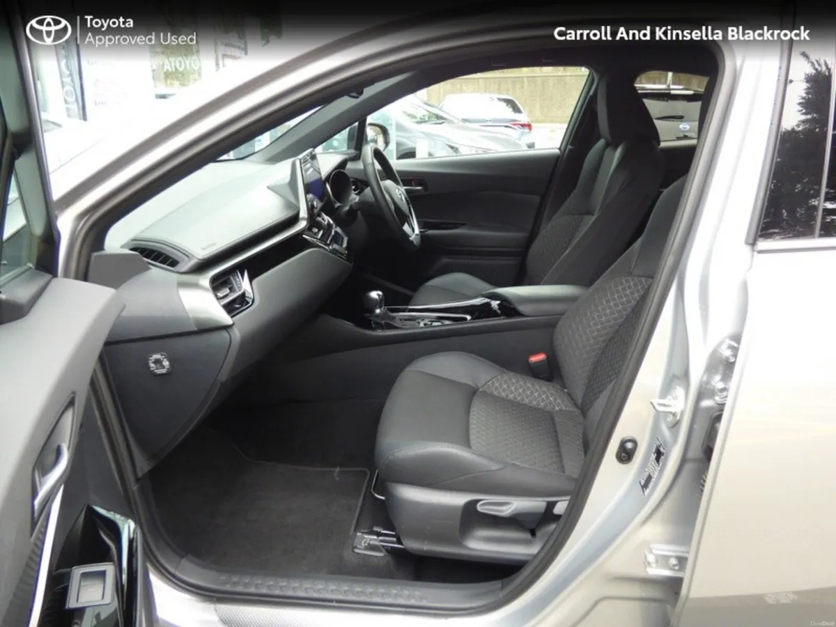 Toyota C-HR Hybrid Sport - Image 6