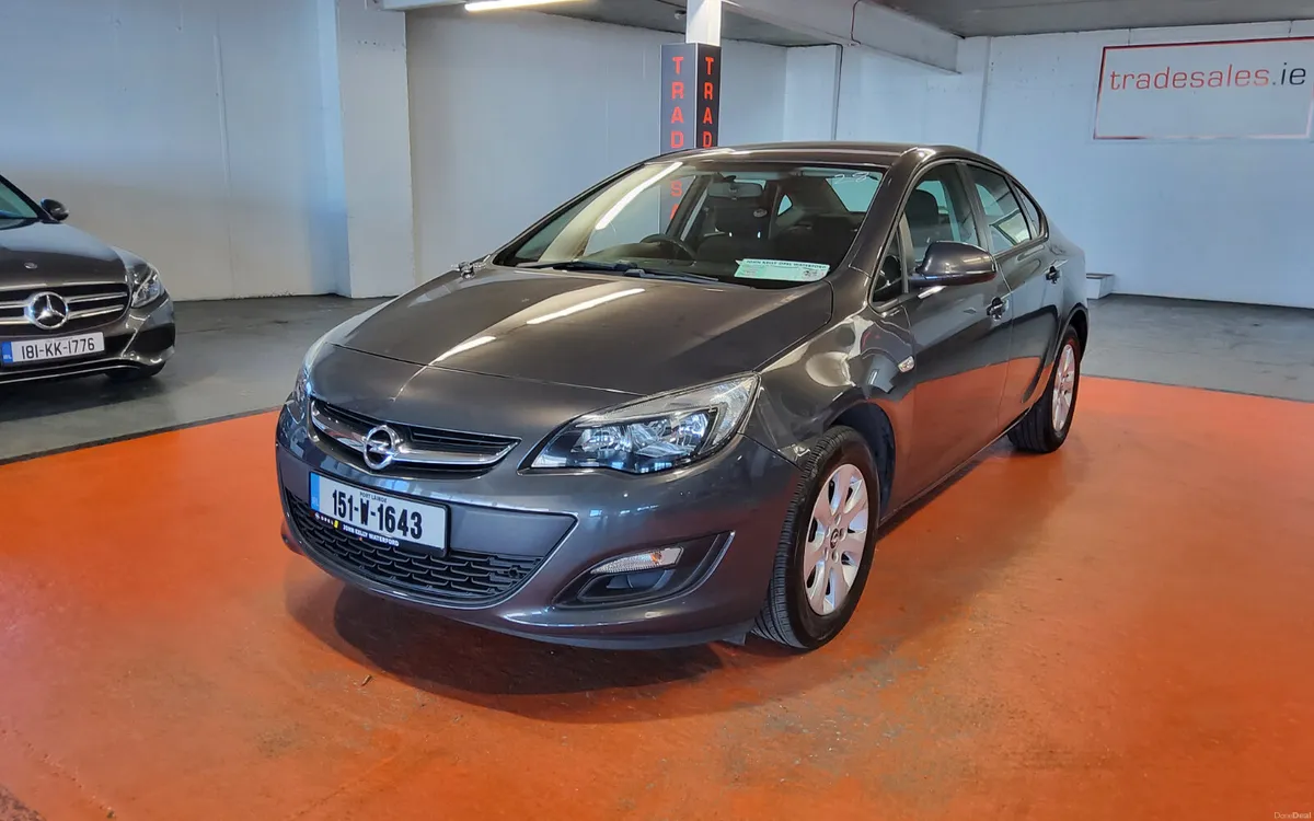 Opel Astra 2015 - Image 4