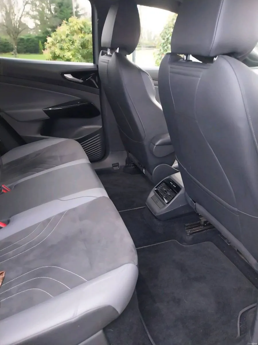 231 Volkswagen ID5 Pro Max with Pan Roof - Image 6