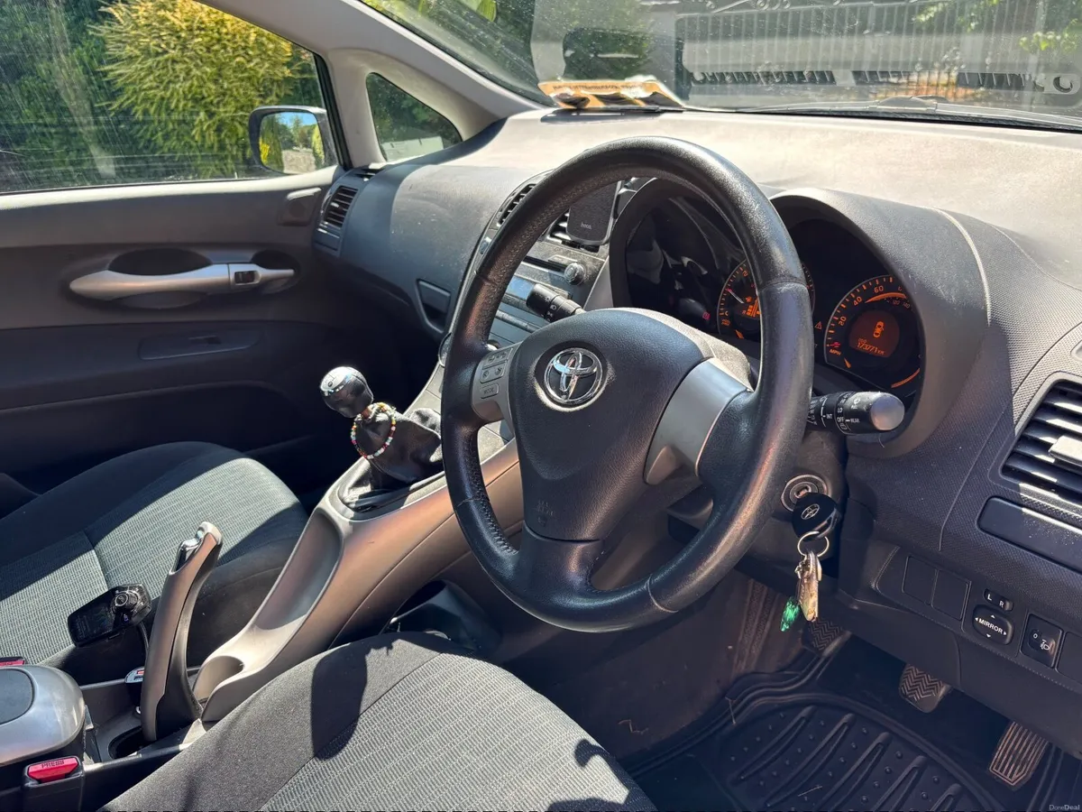 Toyota Auris 2008 - Image 4