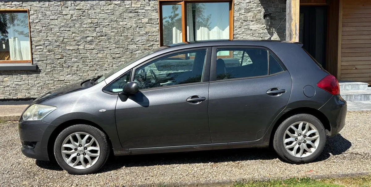 Toyota Auris 2008 - Image 1