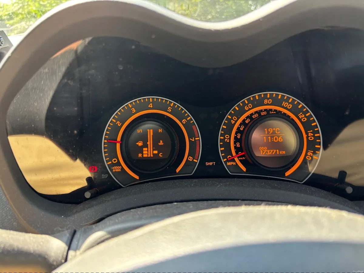 Toyota Auris 2008 - Image 2