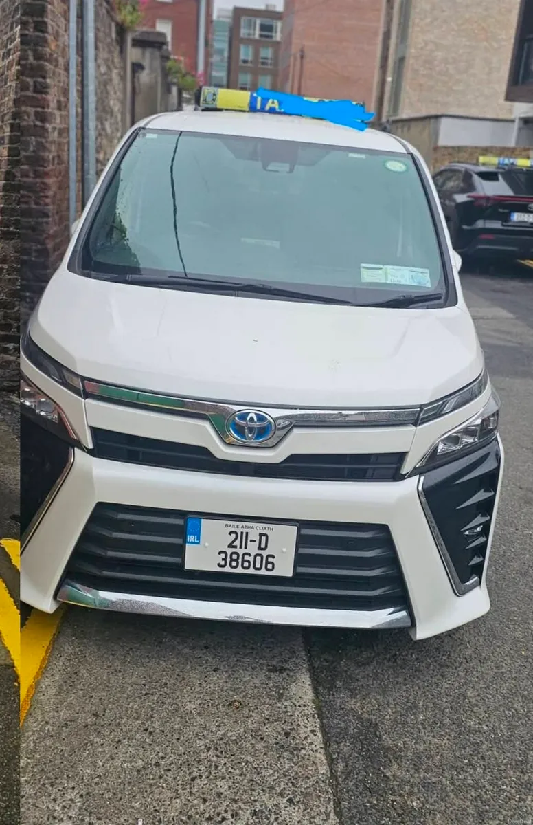 Car - Image 2