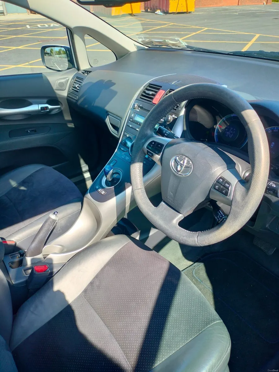 Car - Image 2