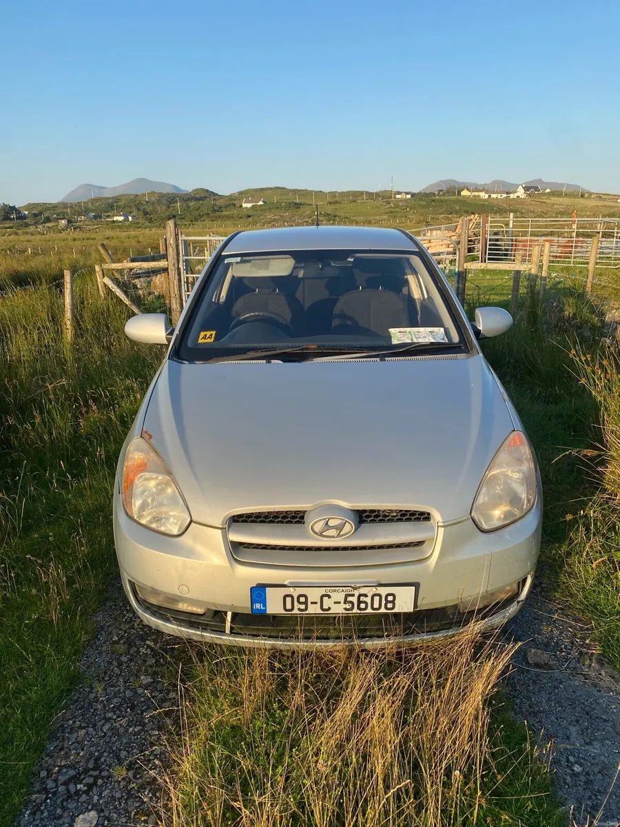 2009 Hyundai Accent - Image 1