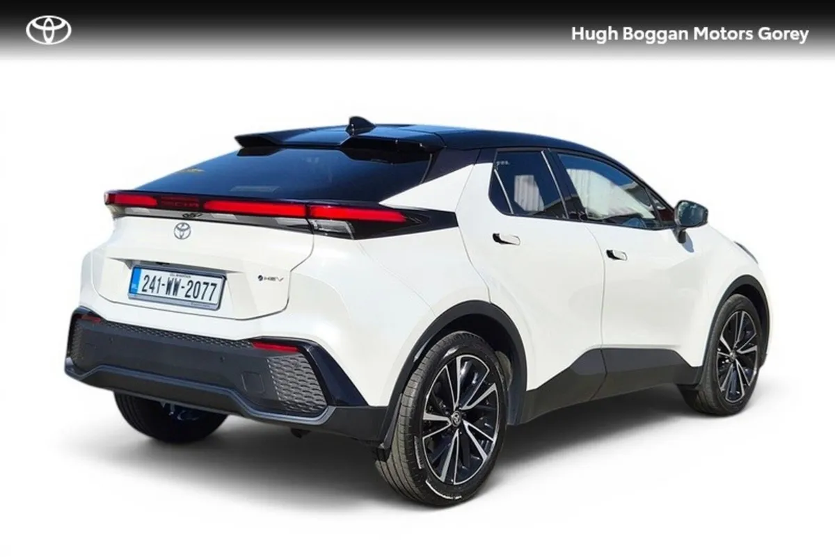 Toyota C-HR Hybrid Sol - Image 2