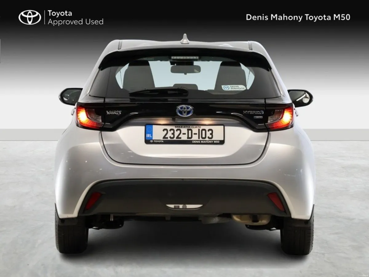 Toyota Yaris Luna Hybrid - Image 4