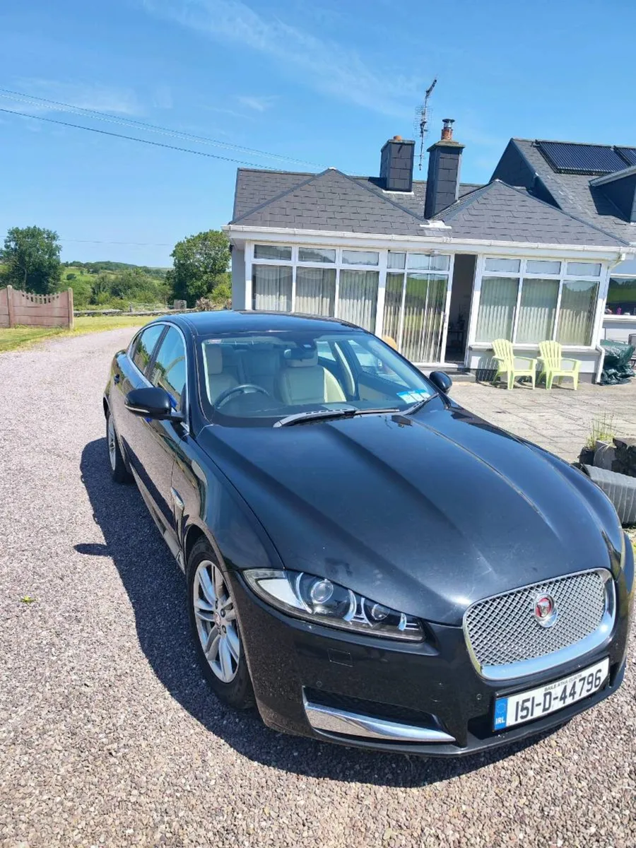 2015 Jaguar XF - Image 1