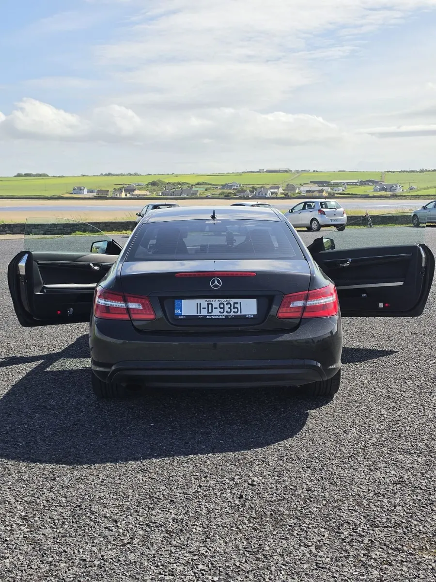 Mercedes-Benz E-Class 2011 - Image 3