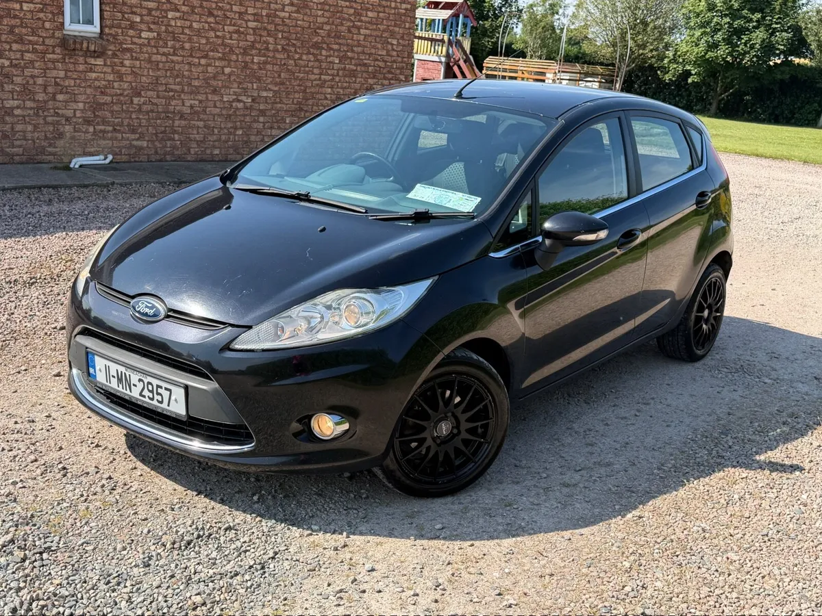Ford Fiesta 2011 - Image 2